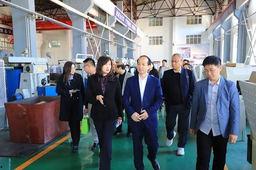 济南大学老师吃瓜,一场校园内的“瓜田”风波