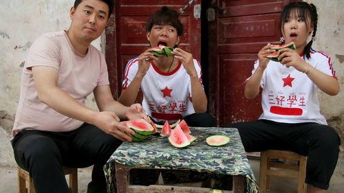 吃瓜的舅,一场关于美食与生活的趣味之旅